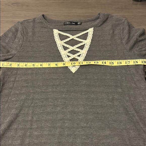 Doe & Rae Gray Long Sleeve Cut Out Top 🩶Size M 🩶 NWT - Picture 7 of 9
